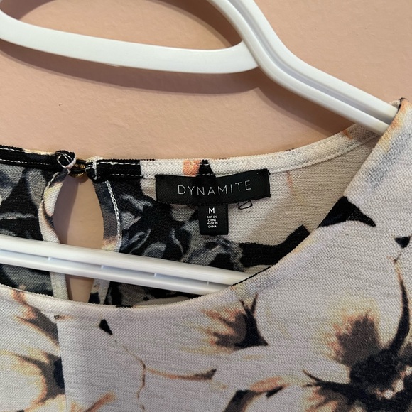 4/$10 floral peplum top - Picture 2 of 3